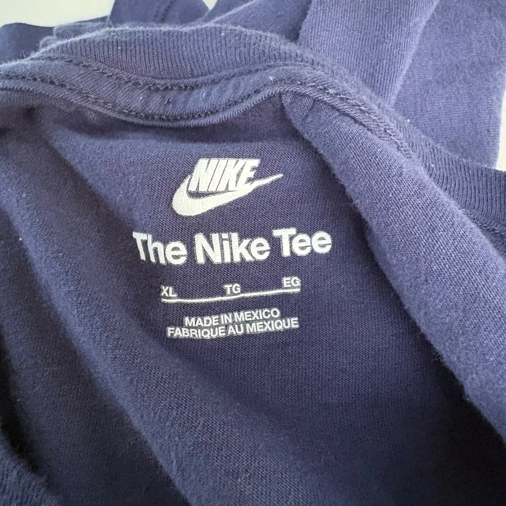 Nike The Nike Tee Mens XL Navy Blue Short Sleeve Embroidered Swoosh T-Shirt